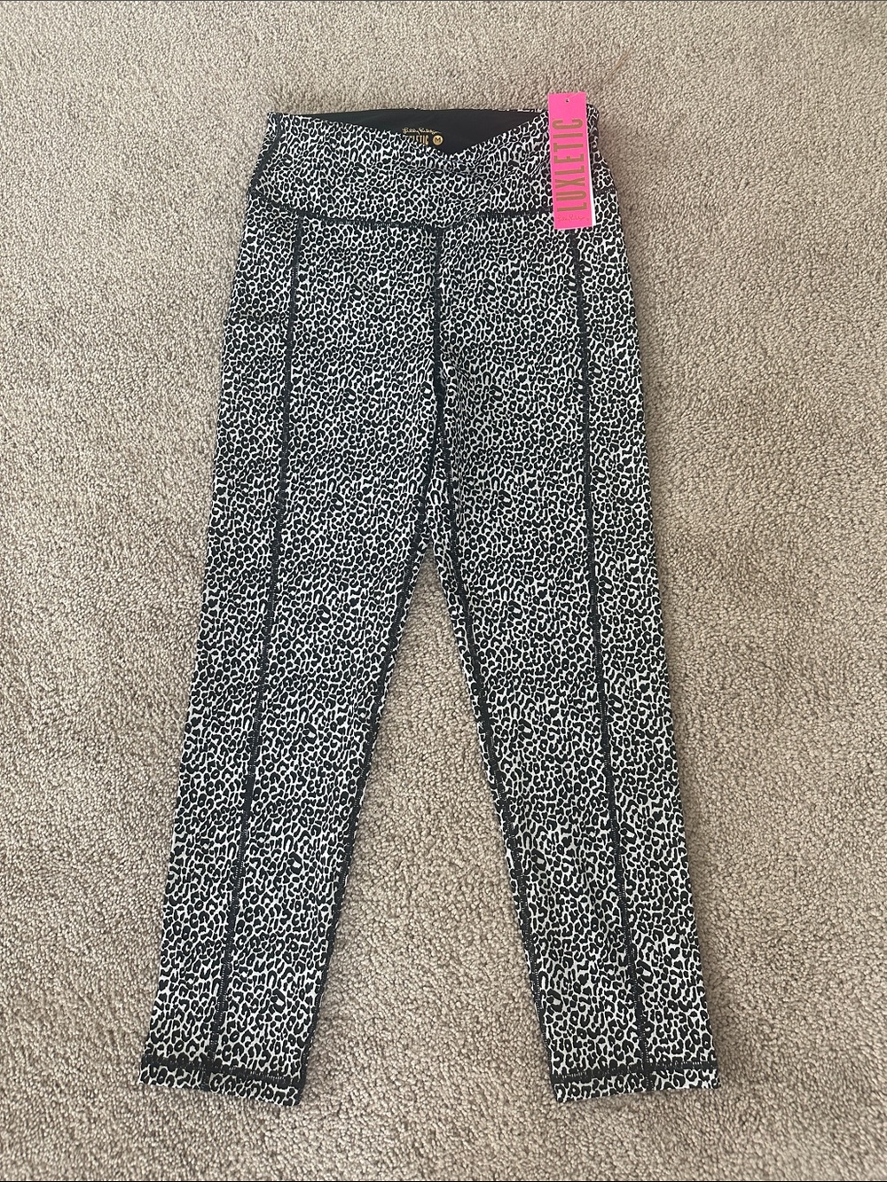 Lilly Pulitzer Black & White Leopard Print Leggings